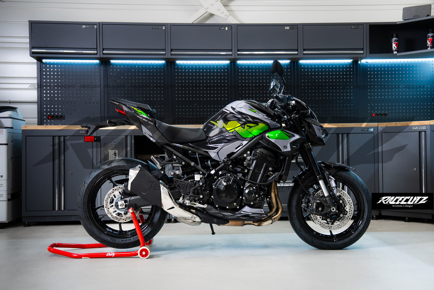 KAWASAKI Z900 2025 TEMPLATE