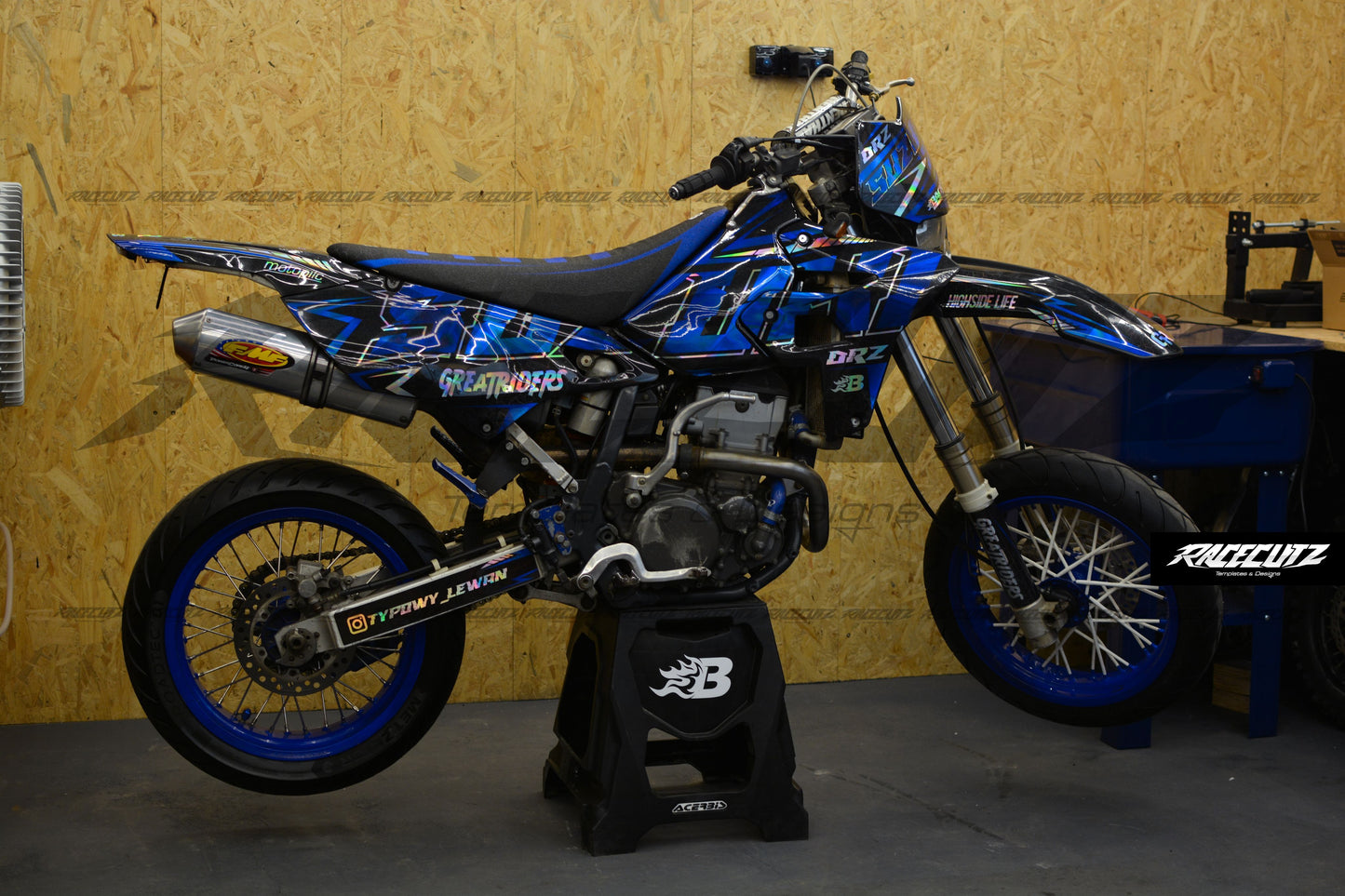 SUZUKI DRZ 400 2021-2024 POLISPORT RESTYLE TEMPLATE