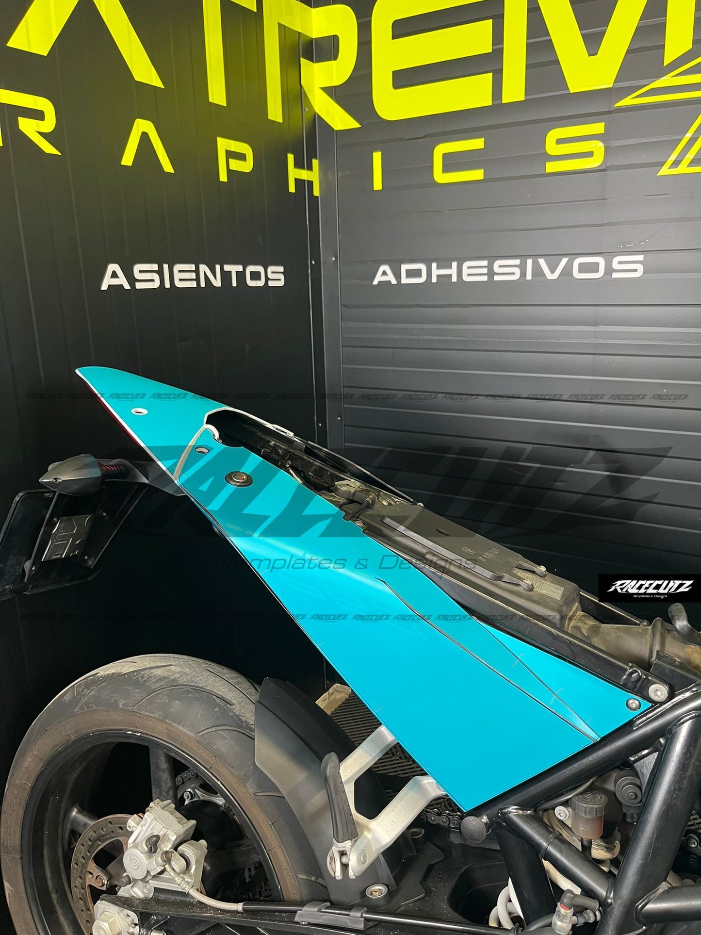 KTM DUKE 690 2008-2011 TEMPLATE