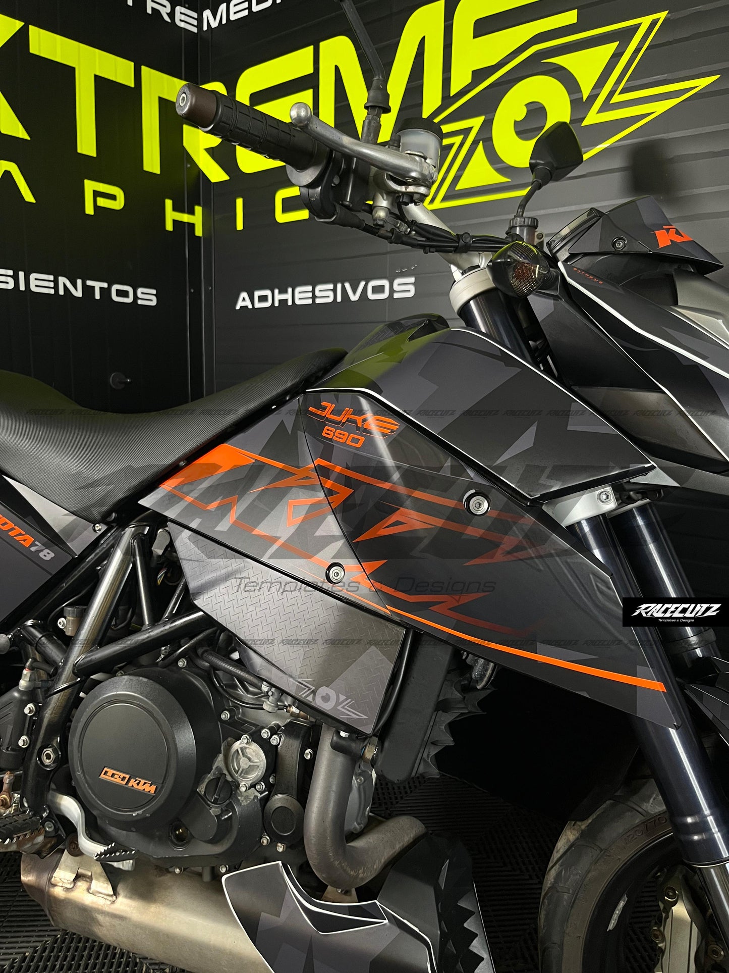 KTM DUKE 690 2008-2011 TEMPLATE