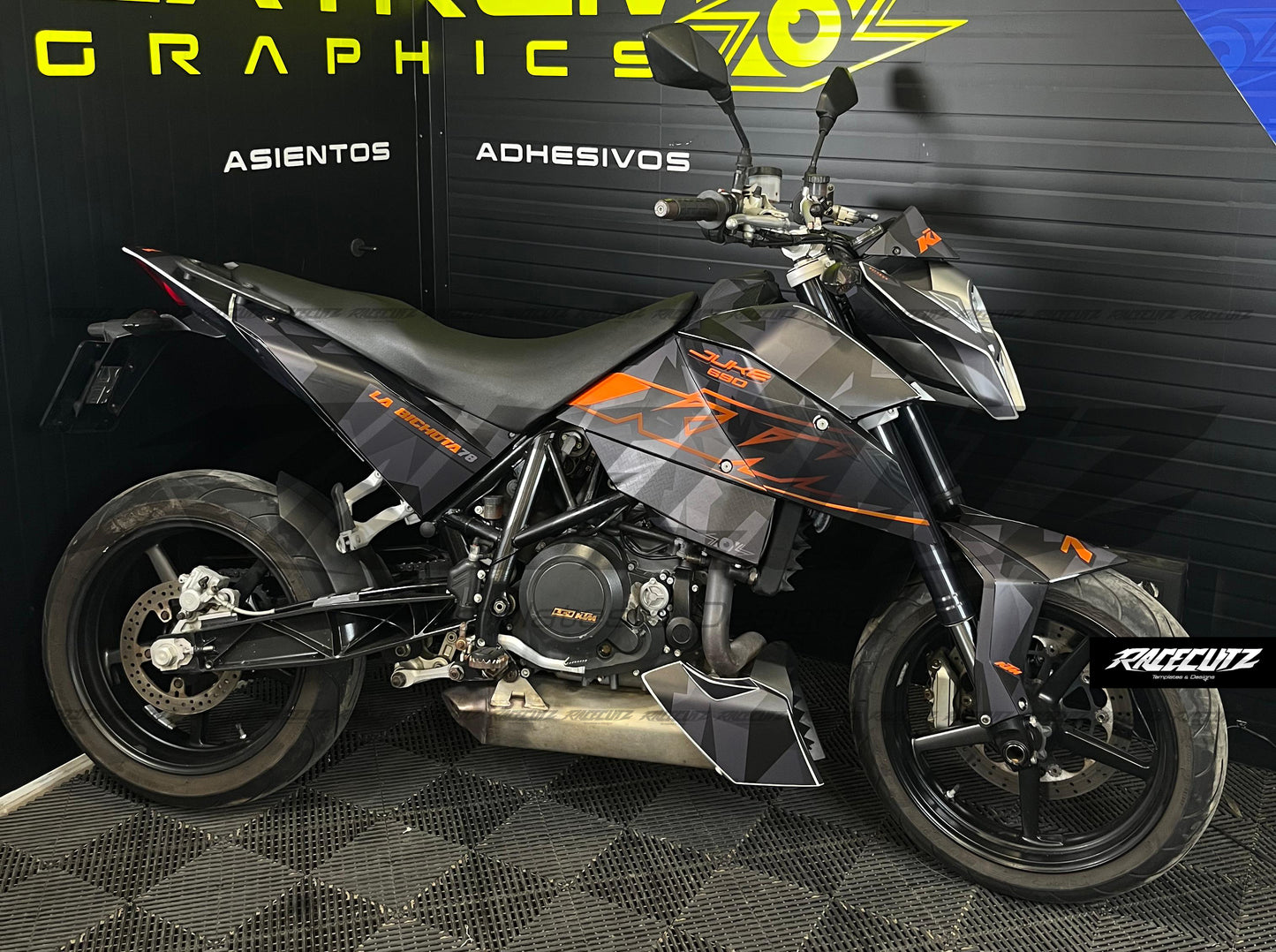 KTM DUKE 690 2008-2011 TEMPLATE