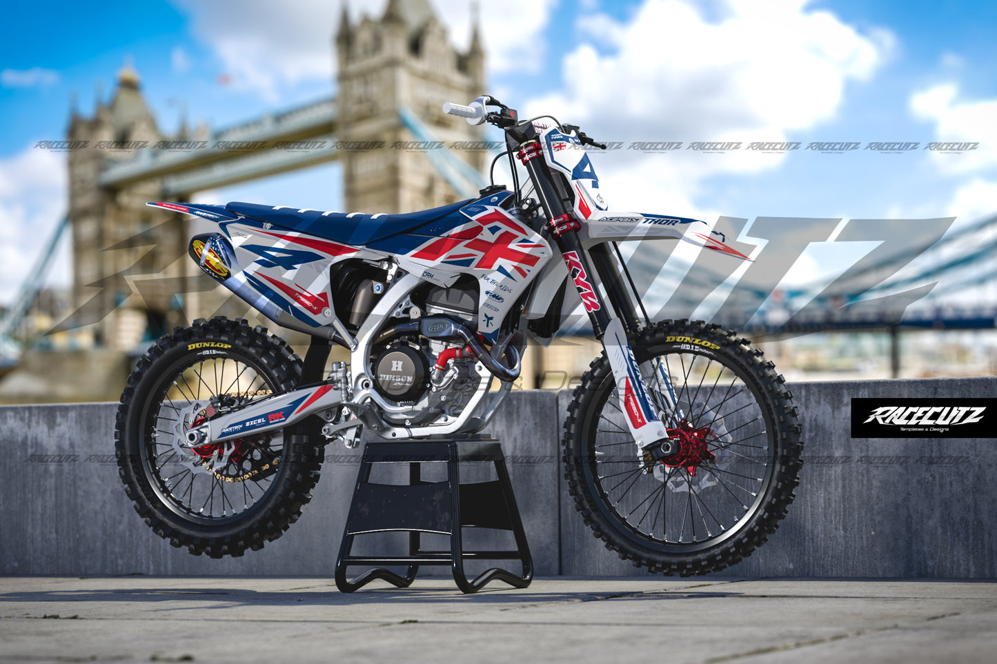 TRIUMPH - LONDON DESIGN